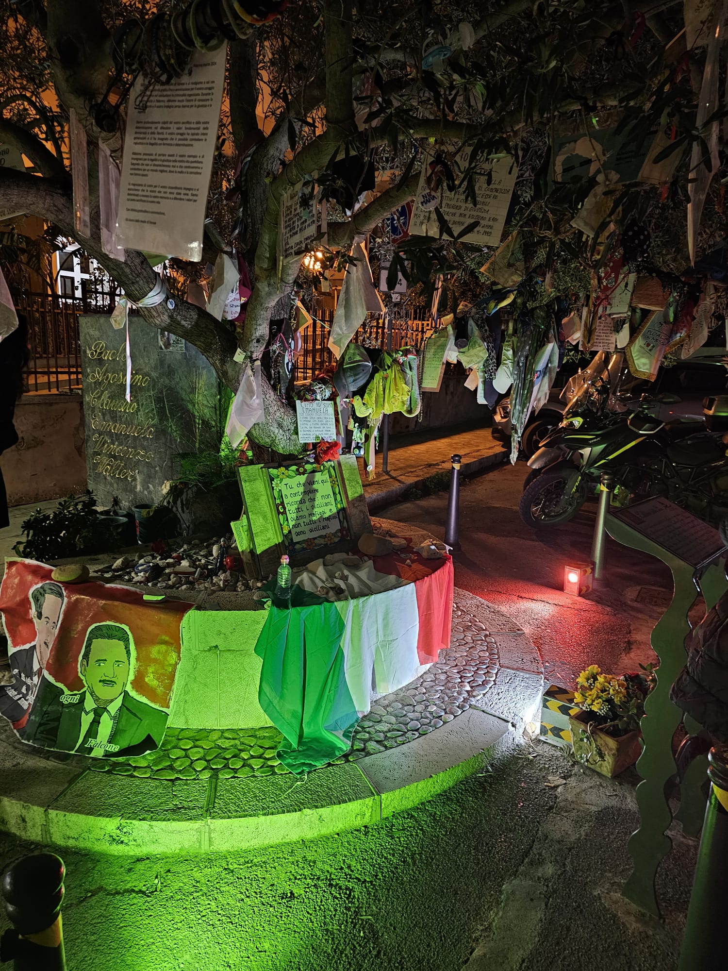 Palermo (italia) – tomba Mariano d`amelio